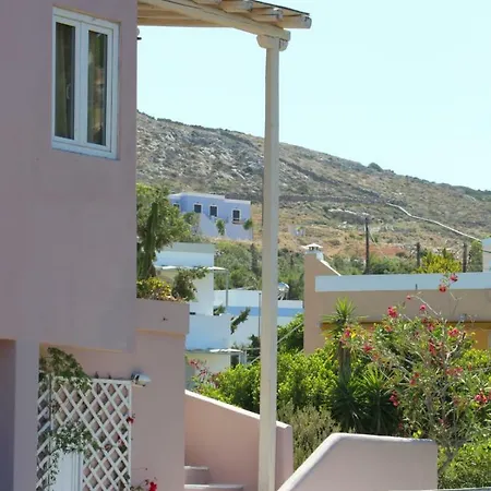 The Retreat House * Azolimnos