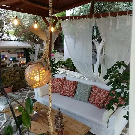 The Retreat House * Azolimnos