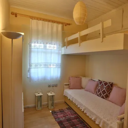The Retreat House Appartamento Azolimnos